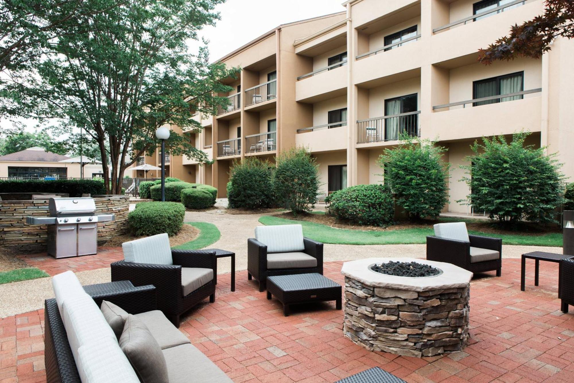 Courtyard Montgomery Exterior foto